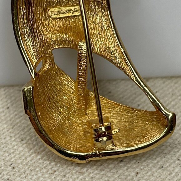 Burberry Vintage Sailing Ship Brooch Pin Pave Crystal Gold Plate 1.75" X 1" - Picture 7 of 9